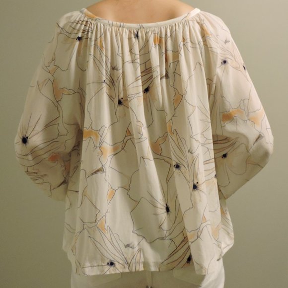 Club Monaco Silk Blouse with Balloon Sleeves & Floral Design, P/S - Picture 7 of 7
